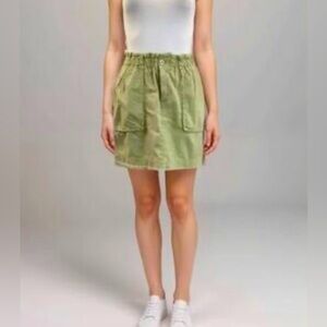 Zara Women’s Mini Skirt with Cargo Style Pockets Size medium